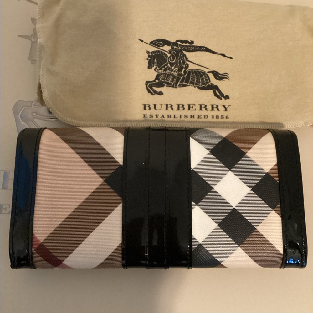 'Nova Check' Wallet
Burberry - Picture 7 of 16